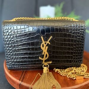 Authenticated YSL Crocodile Kate Bag with a Tassel in Excellent Condition 🔥🔥